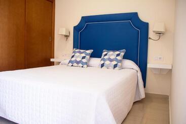 هتل Boutique Tao Caleta Mar