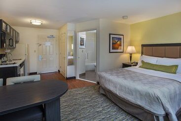 فندق Candlewood Suites Louisville Airport By Ihg