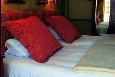 호텔 Colona Castle