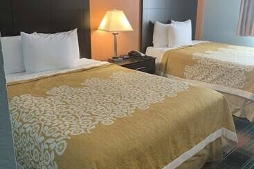 فندق Days Inn By Wyndham Greenwood Sc