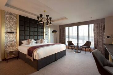 בית מלון כפרי Doubletree By Hilton Edinburgh  Queensferry Crossing