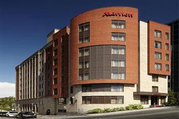 בית מלון כפרי Marriott Quebec City Downtown