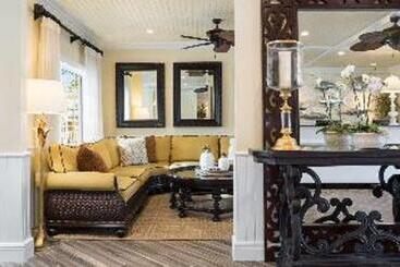 בית מלון כפרי Southernmost Beach Resort