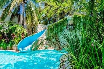 استراحتگاه Oasis Palm