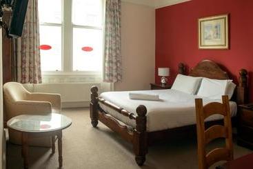 تختخواب و صبحانه The Shakespeare Deluxe Hotel And Caribbean Restaurant Halifax