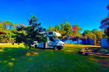 Hostel E Camping Jardim Da Mata