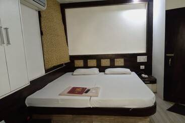 בית מלון כפרי Harsh Regency