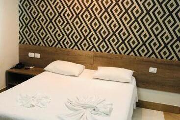 فندق Shelton Palace