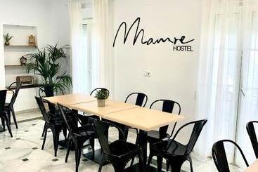 تختخواب و صبحانه Mamre Hostel