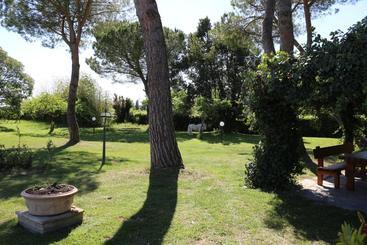 تختخواب و صبحانه Podere San Paolo
