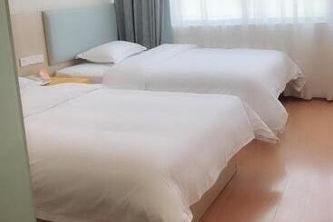 בית מלון כפרי 7days Inn Rongjiang Binjiang Avenue Branch