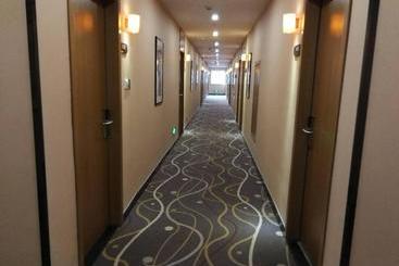 هتل 7 Days Premium Nanjing Southeast China University Gulou Hospital