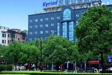 Kyriad Marvelous Hotel Yiyang Xiufeng Park