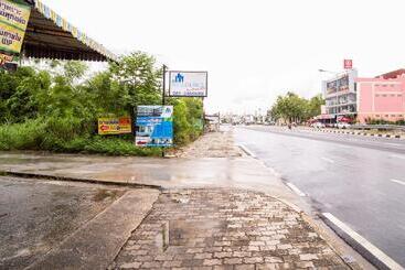 호텔 Oyo 1047 Ek Residence Banchang City