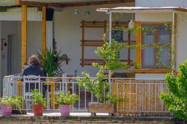 پانسیون Tearra Guesthouse