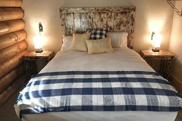 فندق صغير Ponderosa Inn