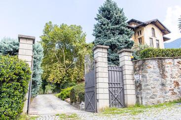 הוסטל Villa Sardino