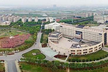هتل 7days Inn Huanggang Normal College