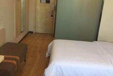 Отель 7days Premium Chengde Fengning Xinfeng Road Branch