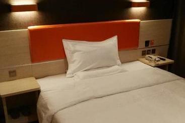 酒店 7days Premium Tengzhou Middle College Road High Speed Rail Station