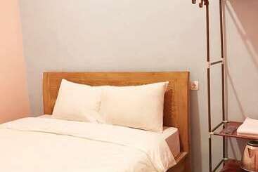 酒店 Roomz Budget Residence