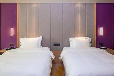 Lavande Hotel Jiangmen Golf Club