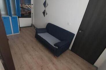 هاستل Schrott Bed&beer