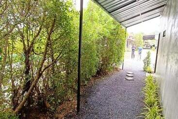 בית מלון כפרי Malinee Resort