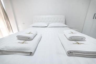 アパートホテル Royal Palace