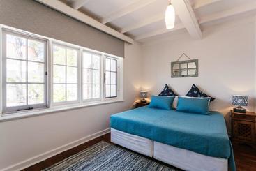 تختخواب و صبحانه Elliot House
