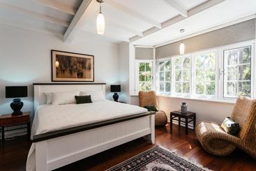 تختخواب و صبحانه Elliot House
