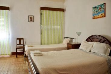 تختخواب و صبحانه Residencial Tarouca