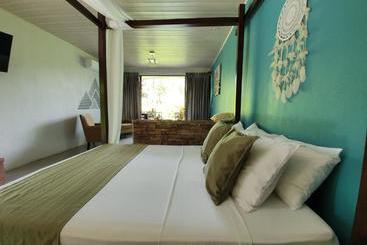 هتل Yellow Tree Suites