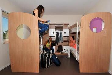 Auberge De Jeunesse Rochefort   Hostel