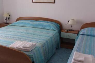 مبيت وإفطار Borgo Marinaro