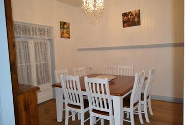 민박 Cherry Blossom Cottage With Country Charm And Spa