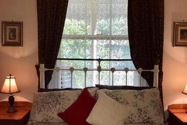 住宿加早餐 Dingup House