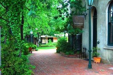 مبيت وإفطار Provenance Accommodation