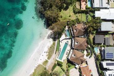 Dutchies Motel Nelson Bay & Dutchmans Beach Apartments