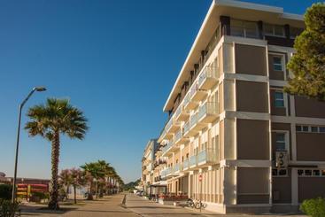 בית מלון כפרי Ideal