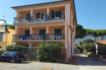 هتل Villa Etrusca