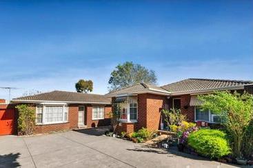 بنسيون Ivy Units Glen Waverley