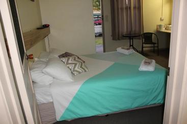 Tocumwal Hotel Motel