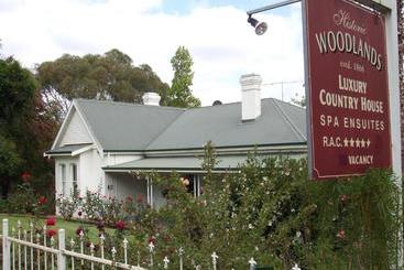 Woodlands Of Bridgetown B&b