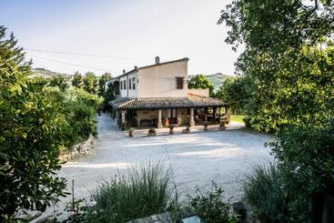 مبيت وإفطار Agriturismo Col Morino