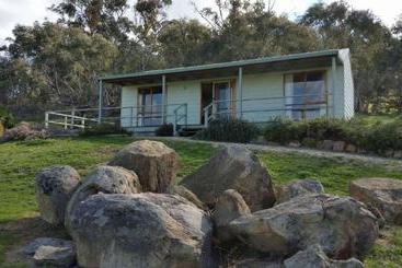 Отель Warby Cottage