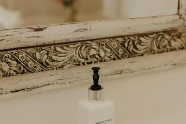 بنسيون Guinea Fowl House