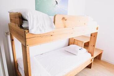 ユースホステル Latas Surf House