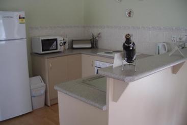 تختخواب و صبحانه Carolynnes Cottages