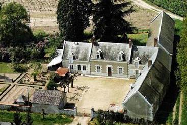 مبيت وإفطار Chambres Et Tables D'hôtes Le Voriou